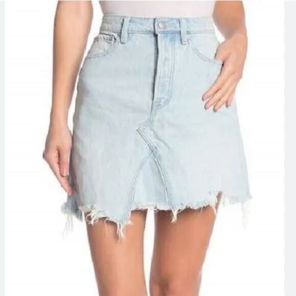FREE PEOPLE GOING ROGUE DENIM SKIRT OB962056 RAW ASYMMETRIC HEM TIDAL WAVE SZ 25 - Picture 3 of 13
